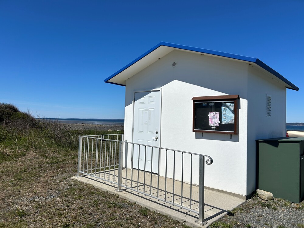 Public restroom Bourneuf Wharf 1